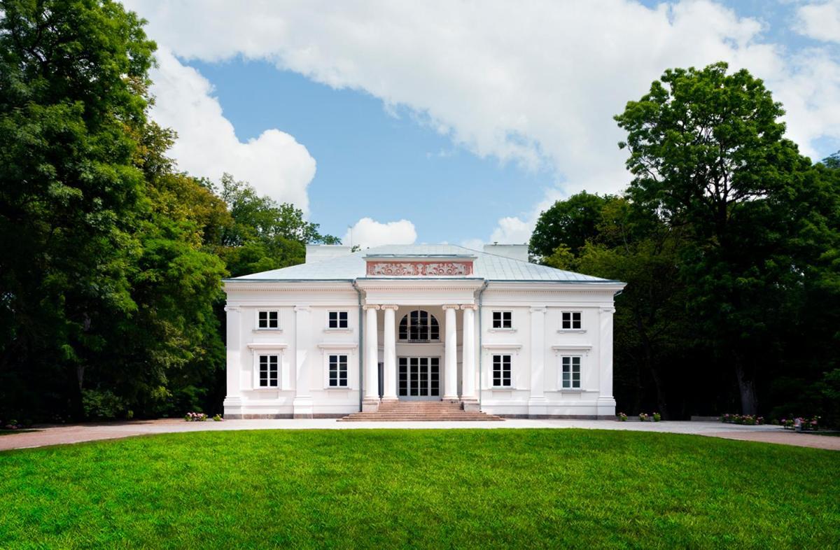 Palac Cielesnica Exterior photo
