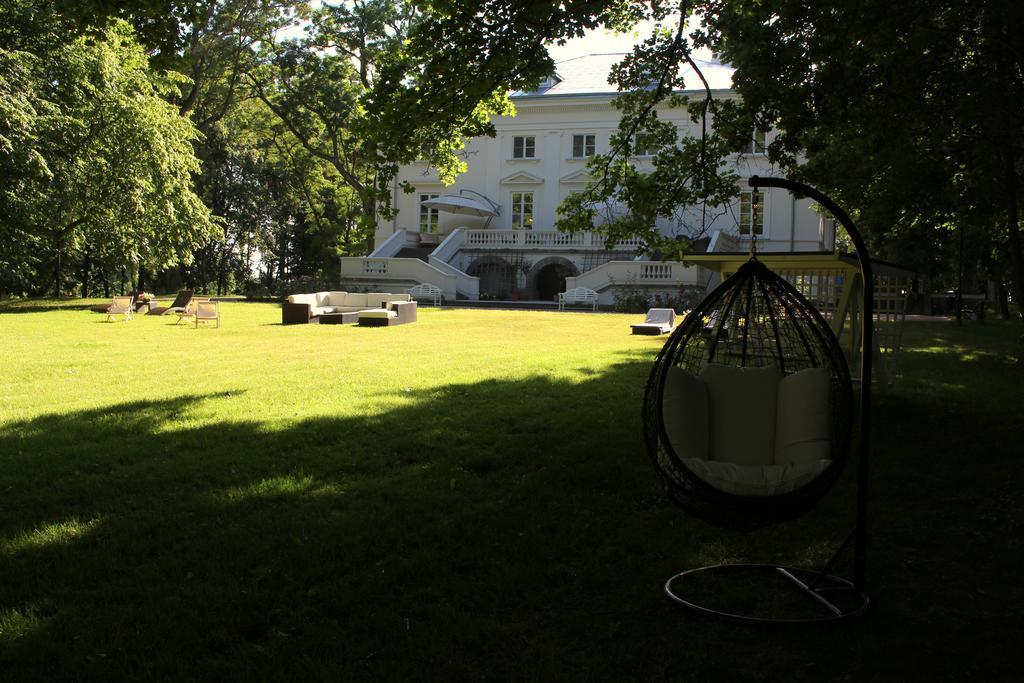 Palac Cielesnica Exterior photo